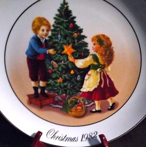 1982 second edition 22k gold lined avon plate